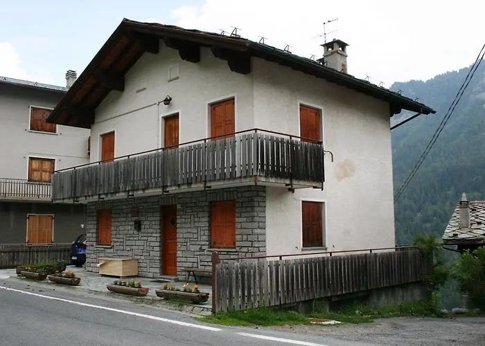 Sunlake Magneaz בית נופש *